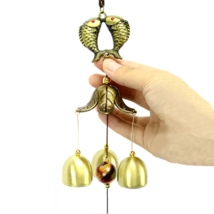 Windchime with a Dragon or Fish Motif and 6 bells-great Feng Shui